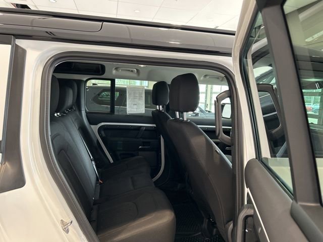 Used 2022 Land Rover Defender 110 AWD/4WD image 17