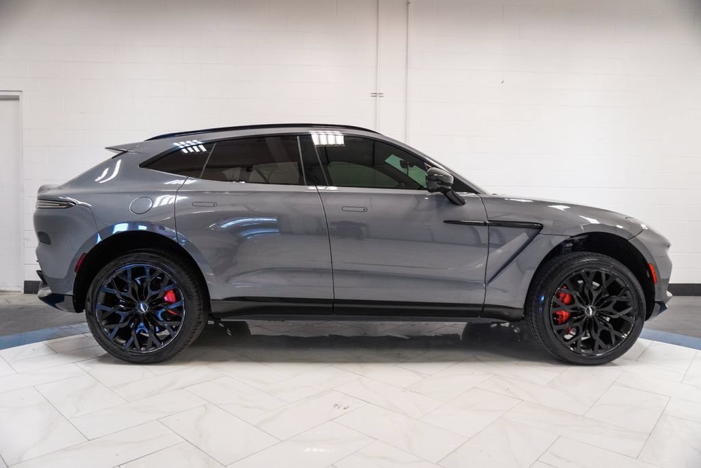 Used 2021 Aston Martin DBX AWD/4WD image 33