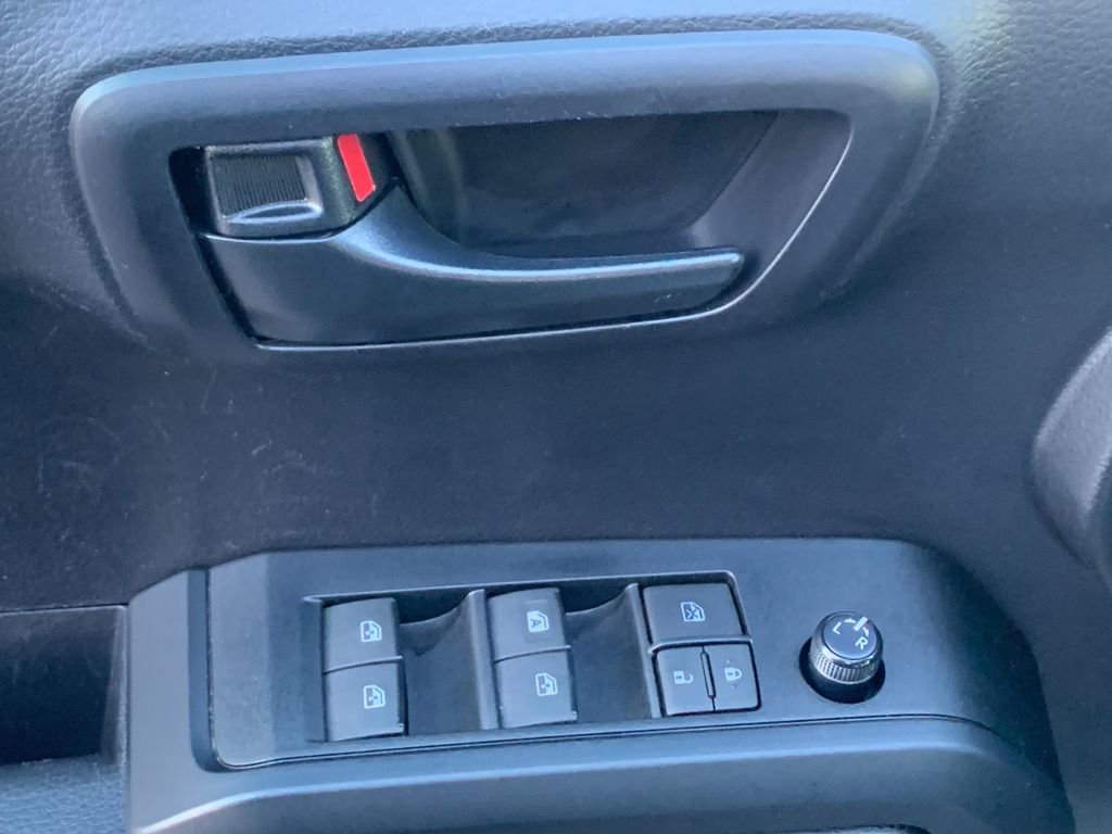 Used 2021 Toyota Tacoma SR image 12