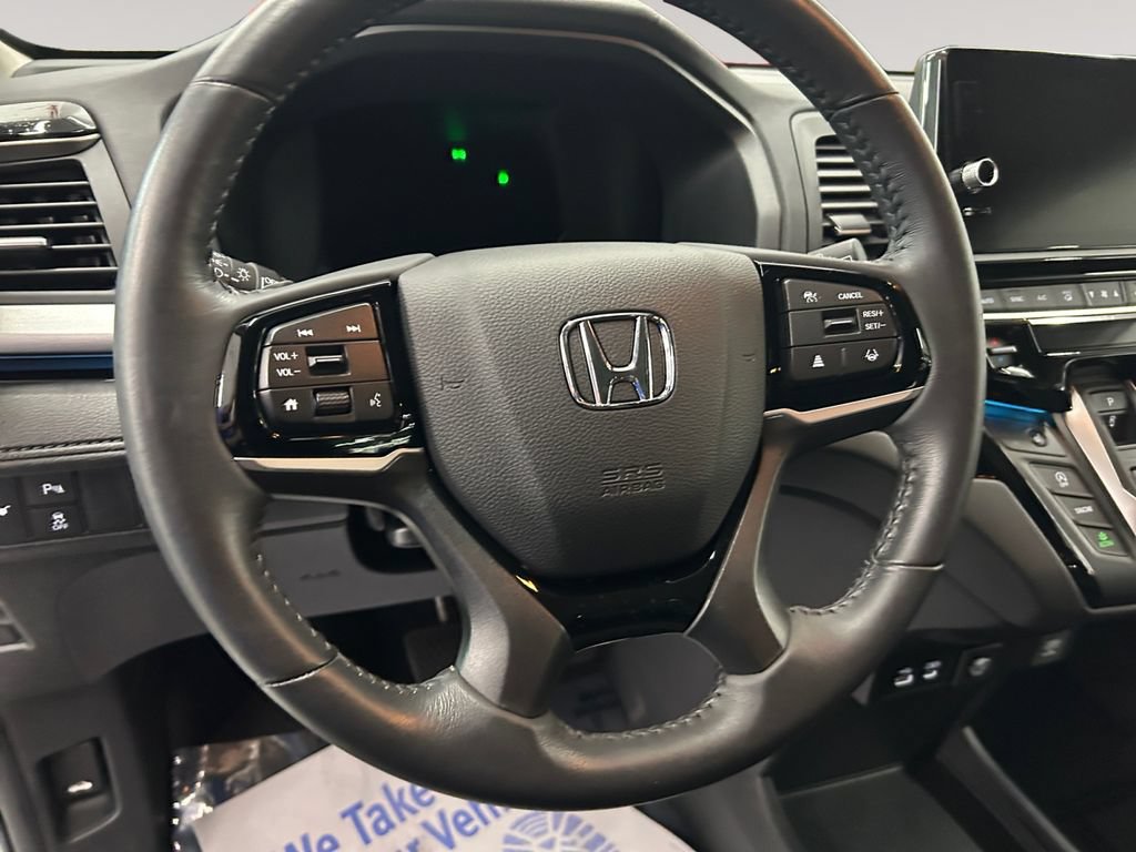 Certified 2025 Honda Odyssey Touring image 12