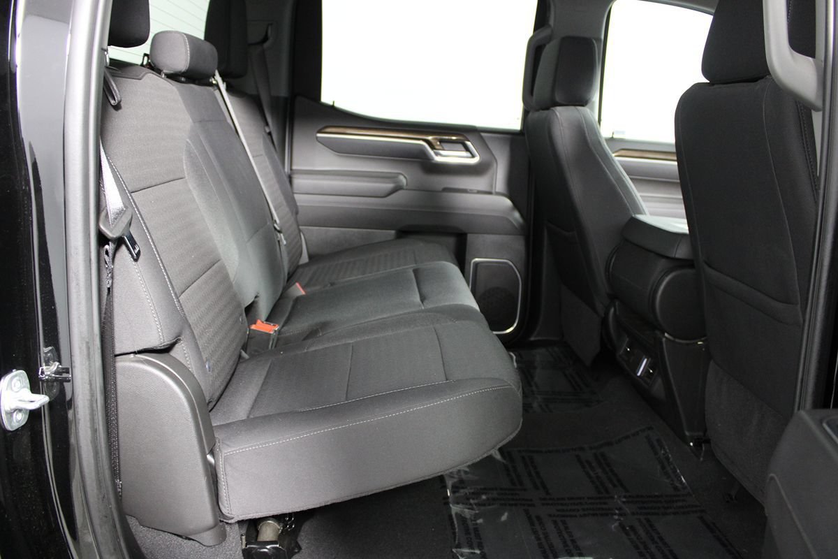 Used 2025 Chevrolet Silverado 1500 LT RWD image 35