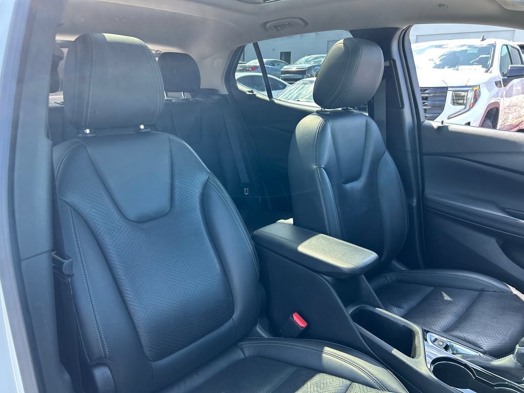 Used 2023 Buick Encore GX Essence w/ Experience Buick Package FWD image 36