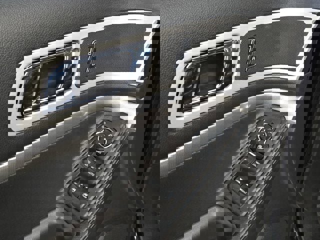 Used 2014 Ford Explorer XLT w/ Equipment Group 202A image 20