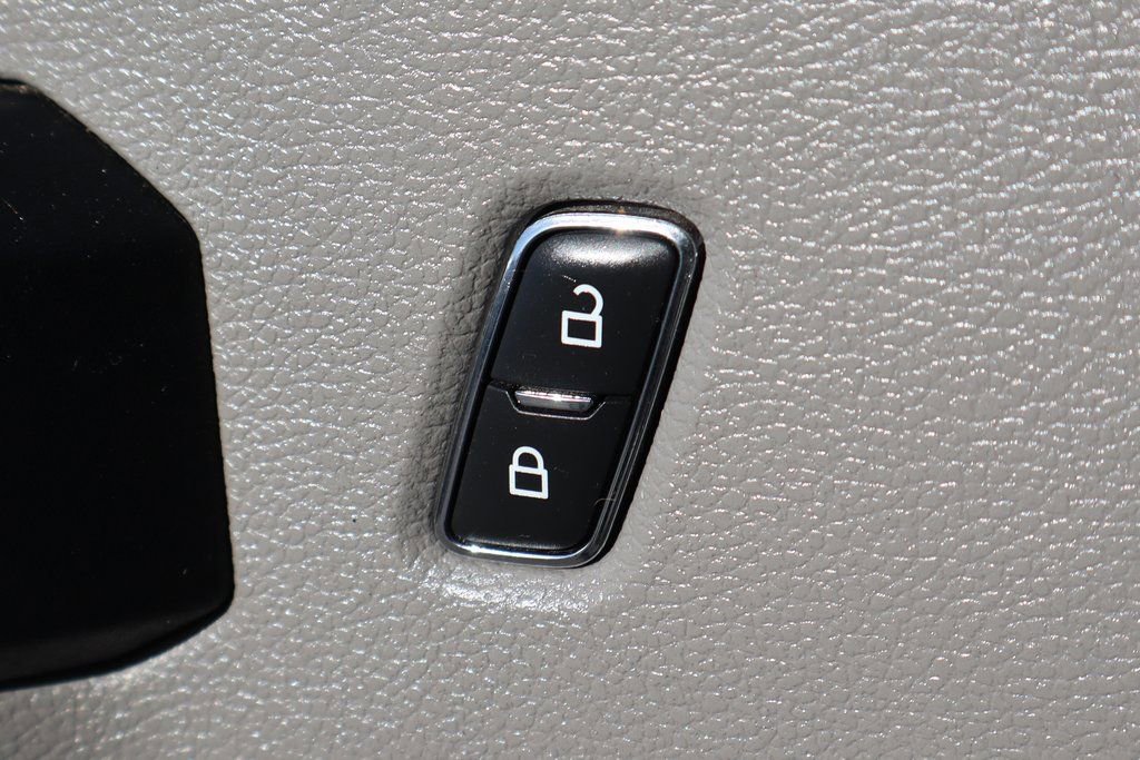 Used 2020 Ford F350 XL w/ Power Equipment Group image 19