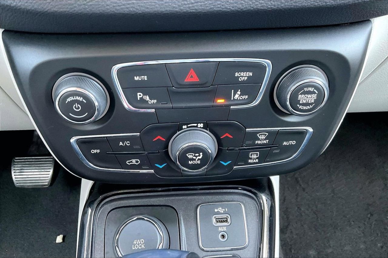 Certified 2021 Jeep Compass Limited image 18