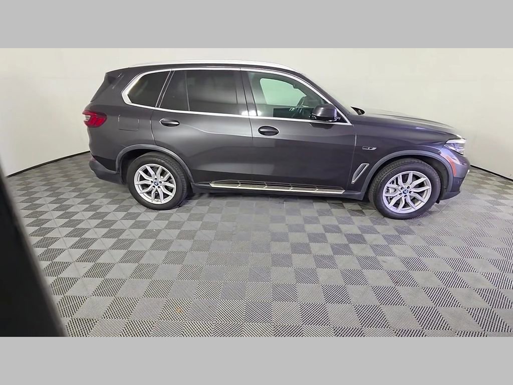 Used 2022 BMW X5 xDrive45e w/ Premium Package image 36