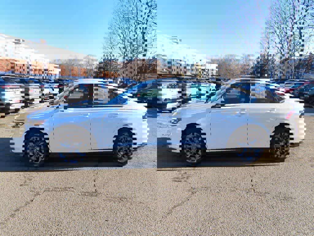 Certified 2023 Honda Accord EX image 3