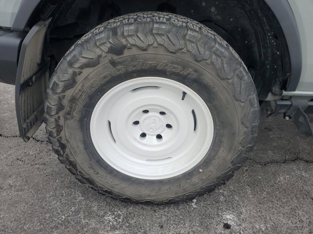 Used 2021 Ford Bronco Badlands image 9