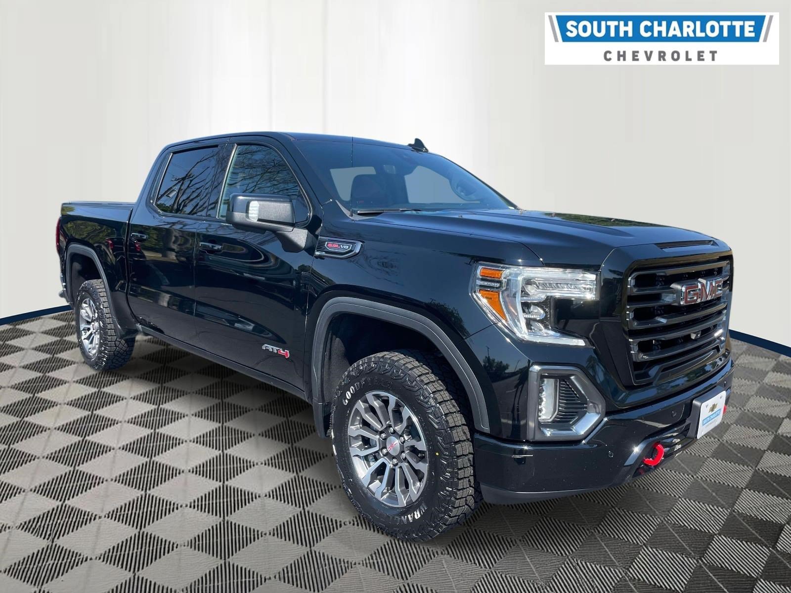 Used 2021 GMC Sierra 1500 AT4 w/ AT4 Value Package AWD/4WD image 3