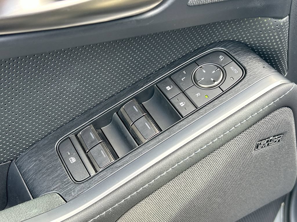 Used 2026 Lexus GX 550 AWD/4WD image 34