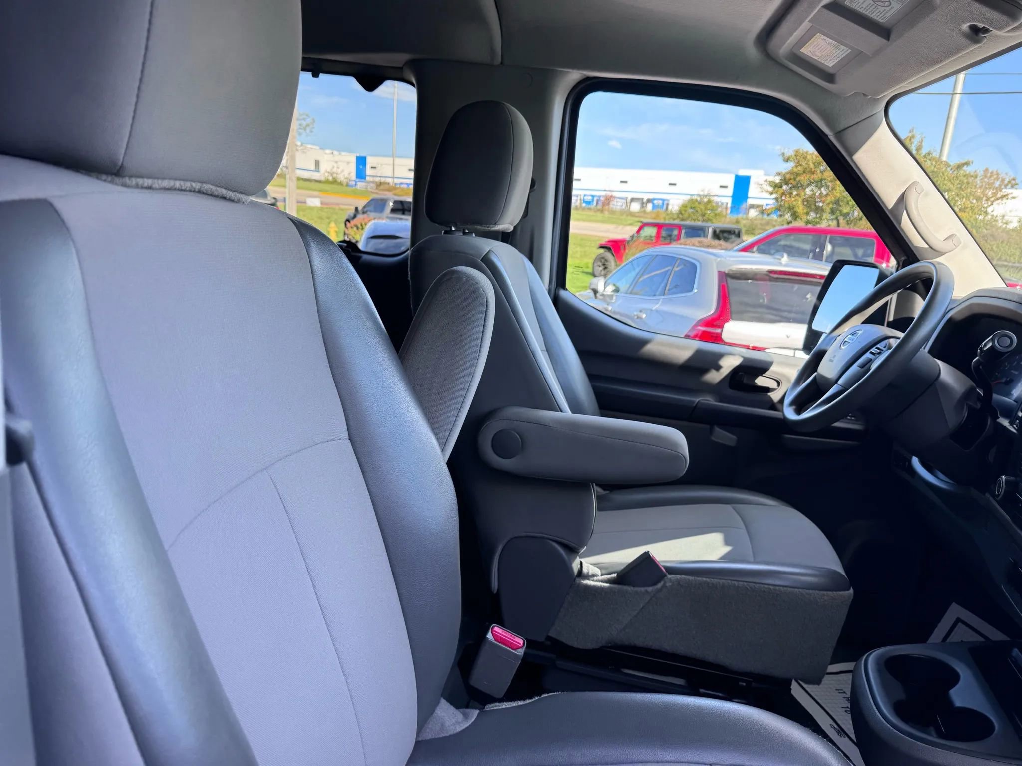 Used 2018 Nissan NV 3500 S image 12