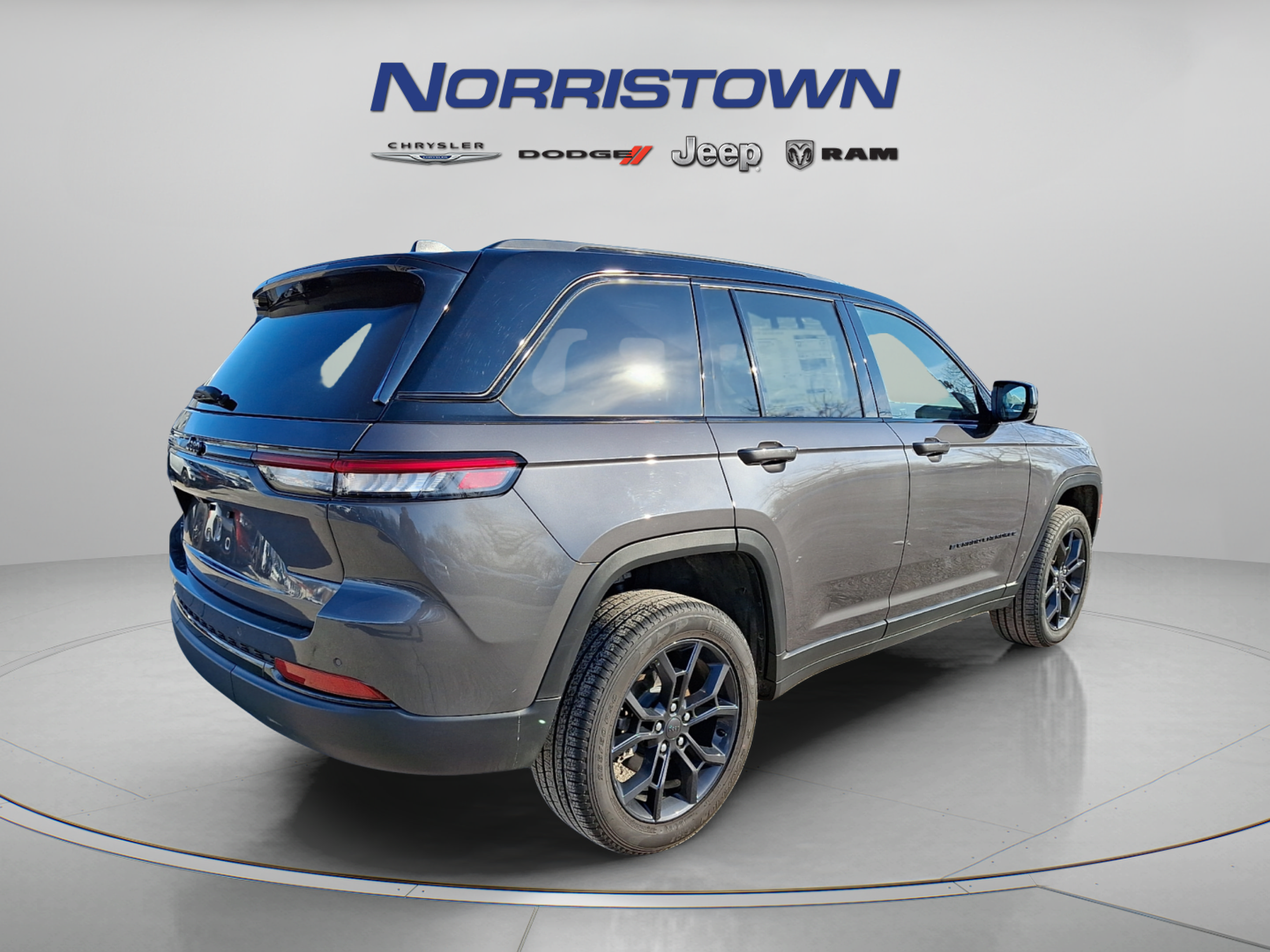 New 2025 Jeep Grand Cherokee Limited AWD/4WD image 4