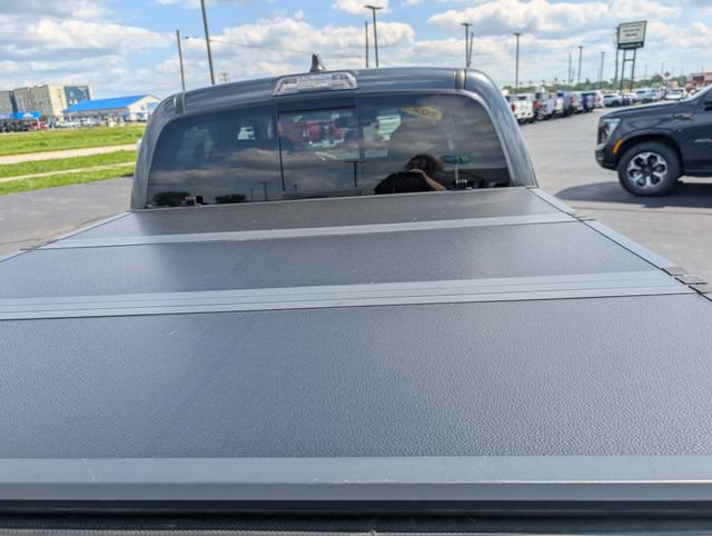 Used 2023 Toyota Tacoma SR5 AWD/4WD image 9
