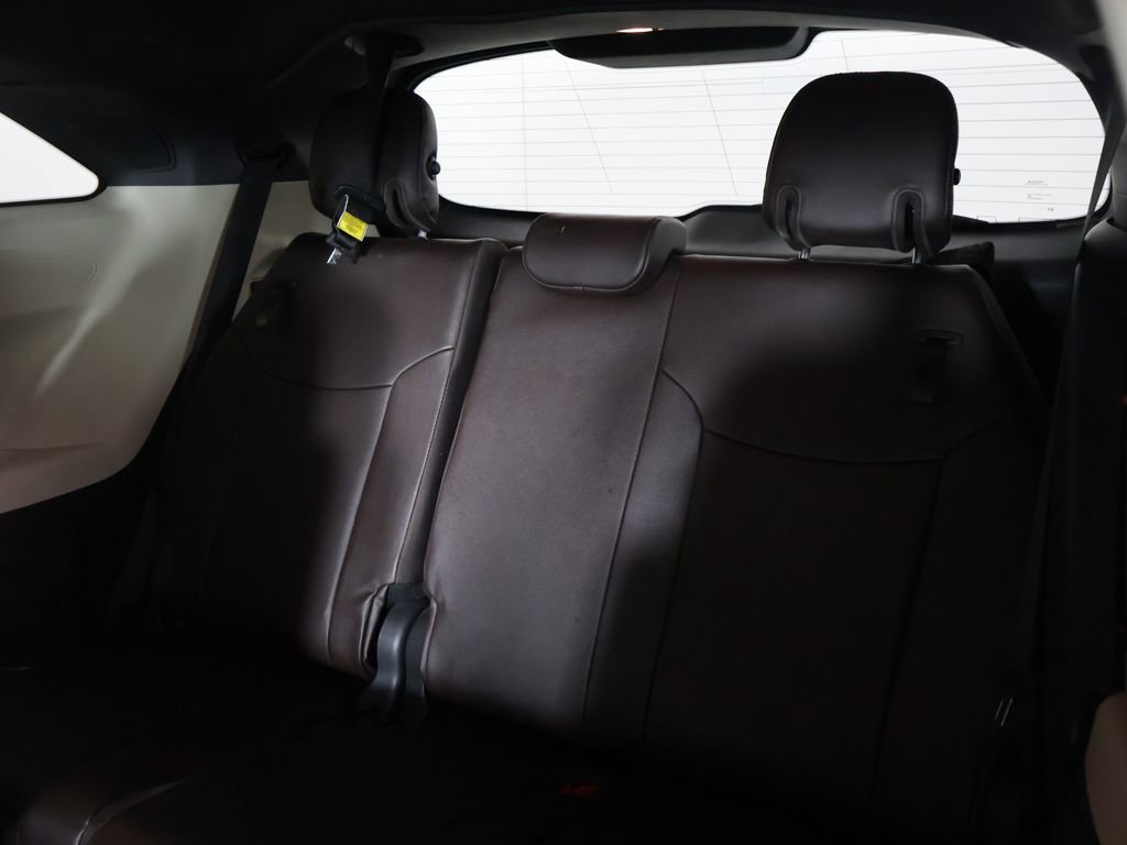 Used 2023 Toyota Sienna Platinum image 35