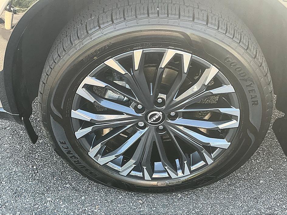 Certified 2025 Nissan Rogue Platinum AWD/4WD image 7