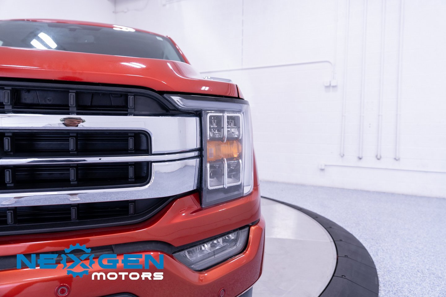 Used 2023 Ford F150 Lariat w/ Trailer Tow Package image 6