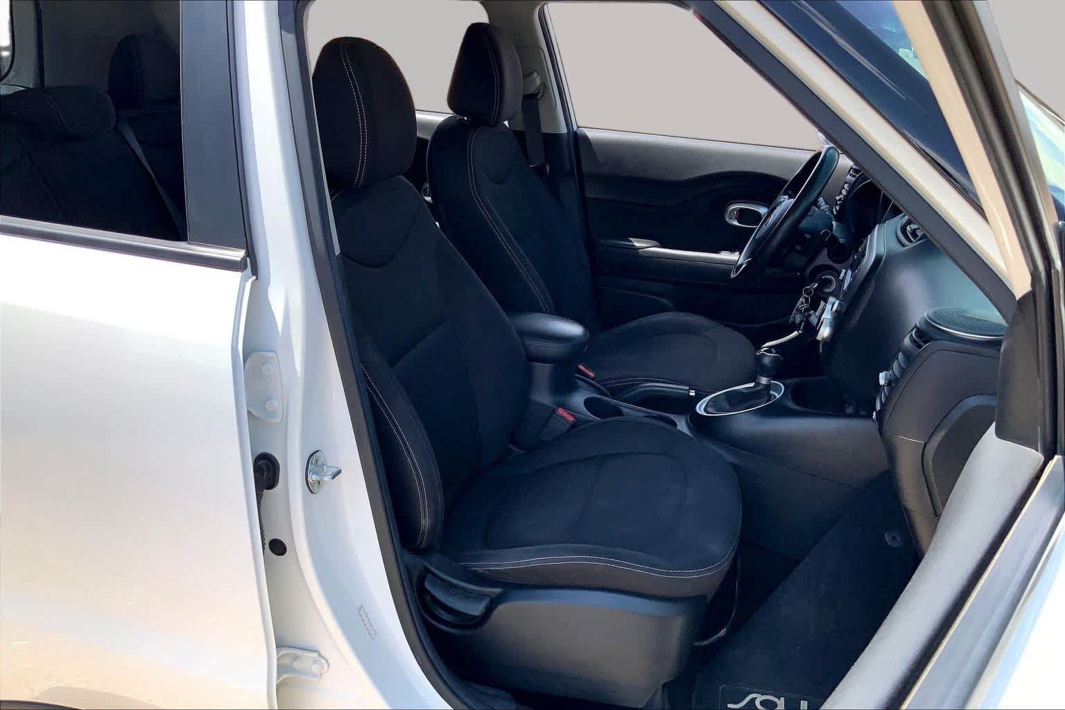 Used 2017 Kia Soul FWD image 8