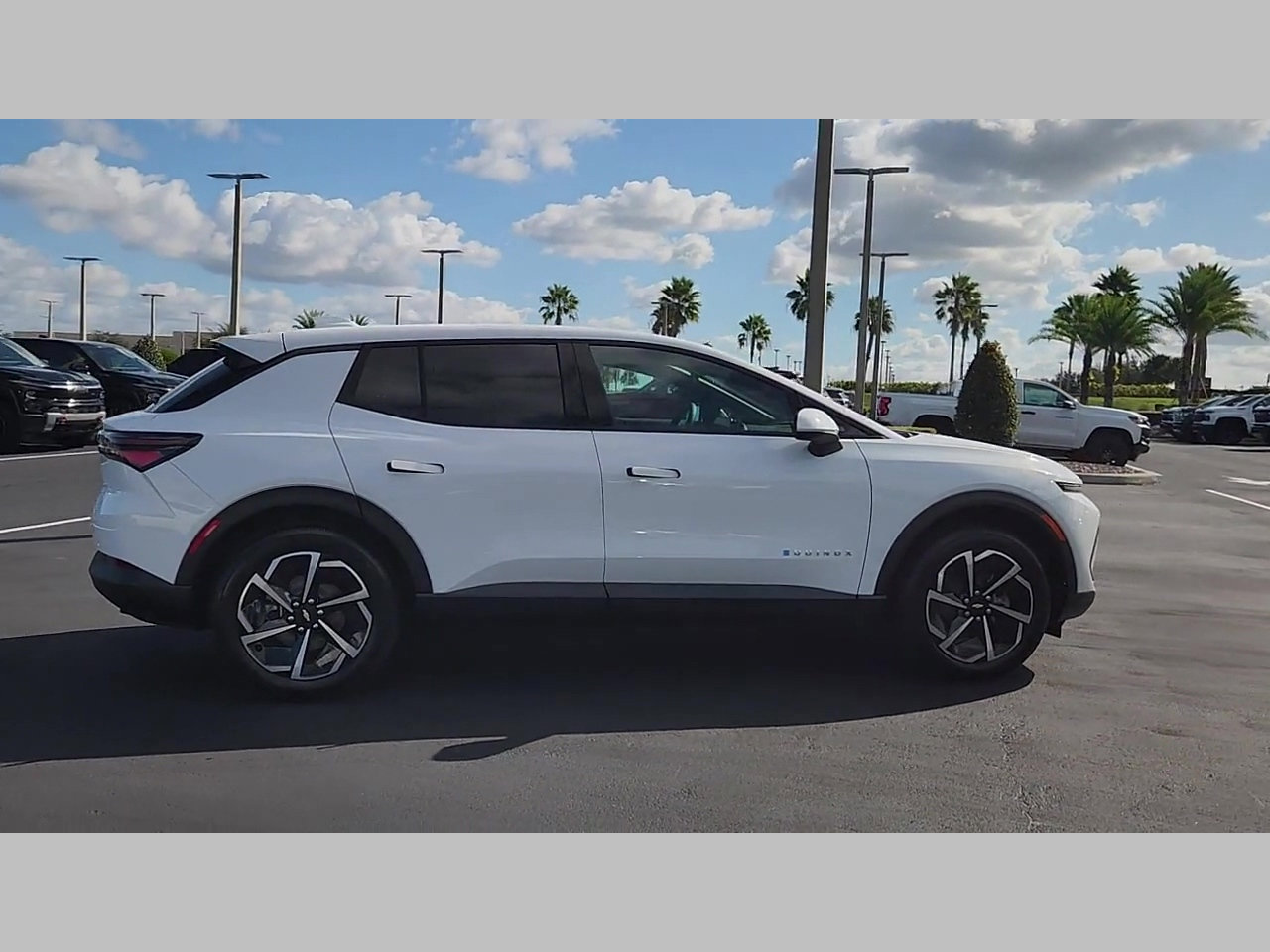 New 2026 Chevrolet Equinox EV LT image 24