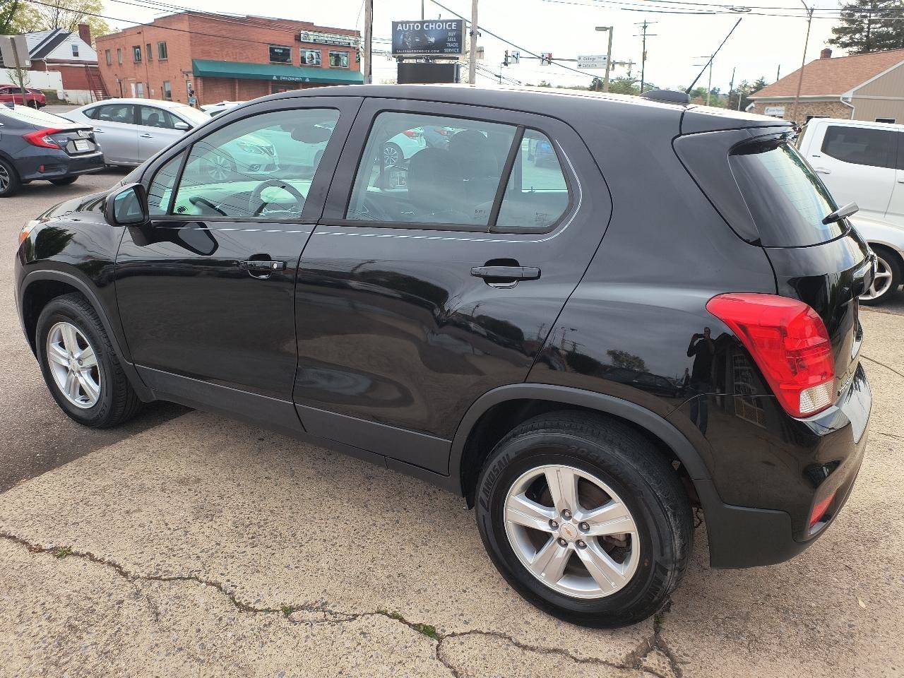 Used 2020 Chevrolet Trax LS AWD/4WD image 10