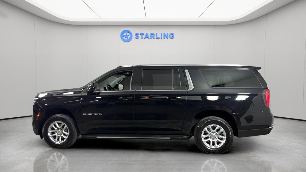Certified 2025 Chevrolet Suburban LS RWD image 3