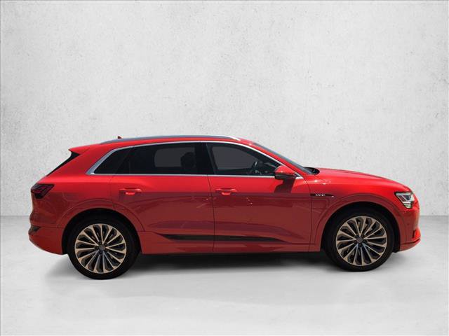 Used 2019 Audi e-tron Prestige w/ Prestige Package AWD/4WD image 4