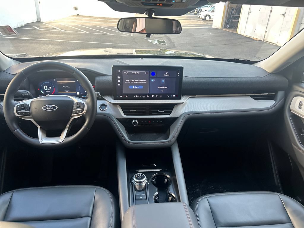 Used 2025 Ford Explorer Active w/ Active Comfort Package AWD/4WD image 15