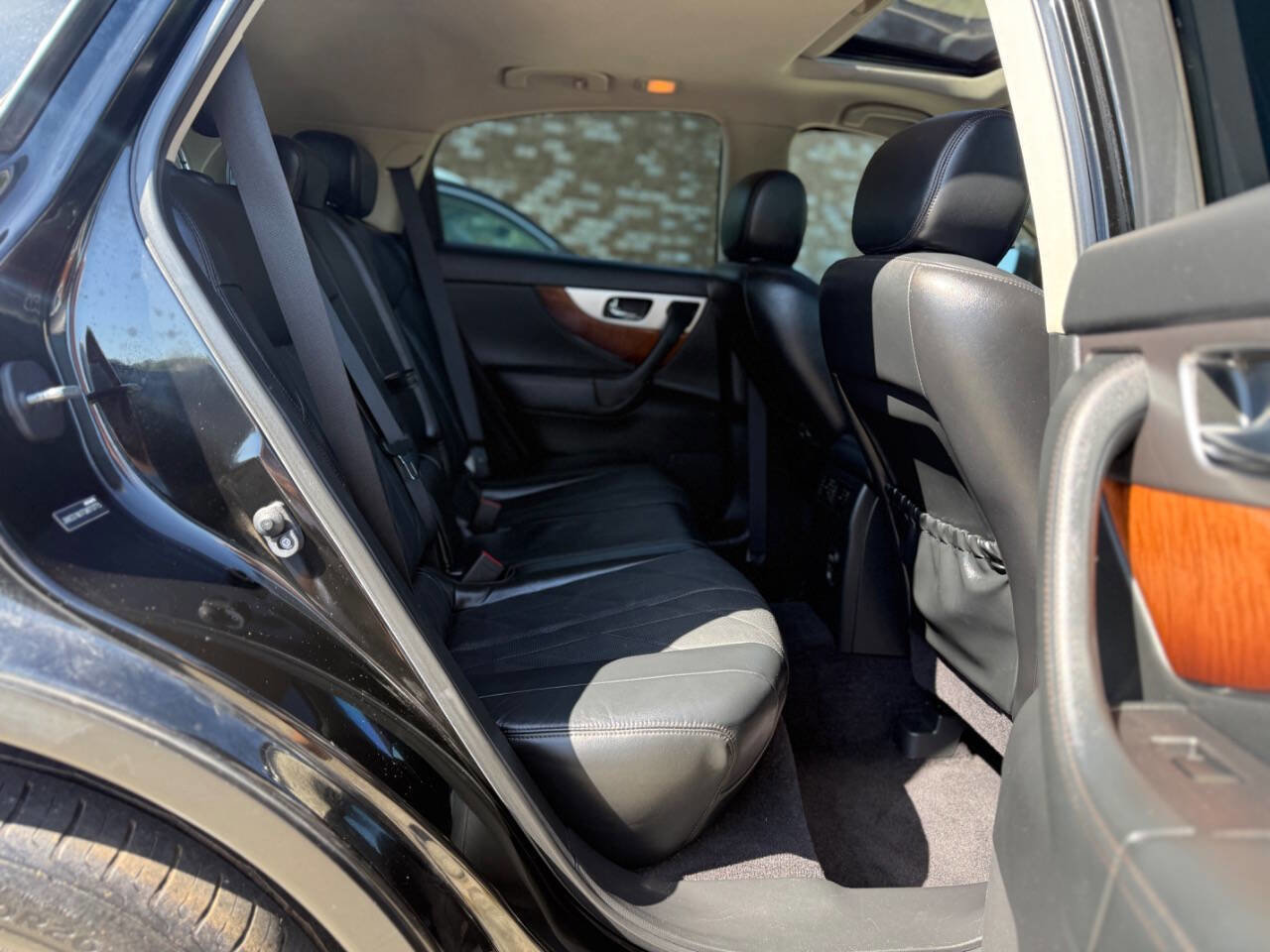 Used 2016 INFINITI QX70 2WD w/ Premium Package image 13