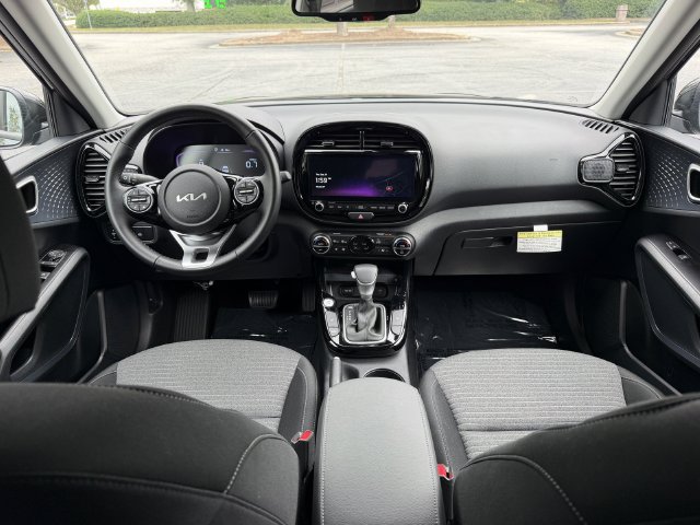 Certified 2025 Kia Soul EX FWD image 28