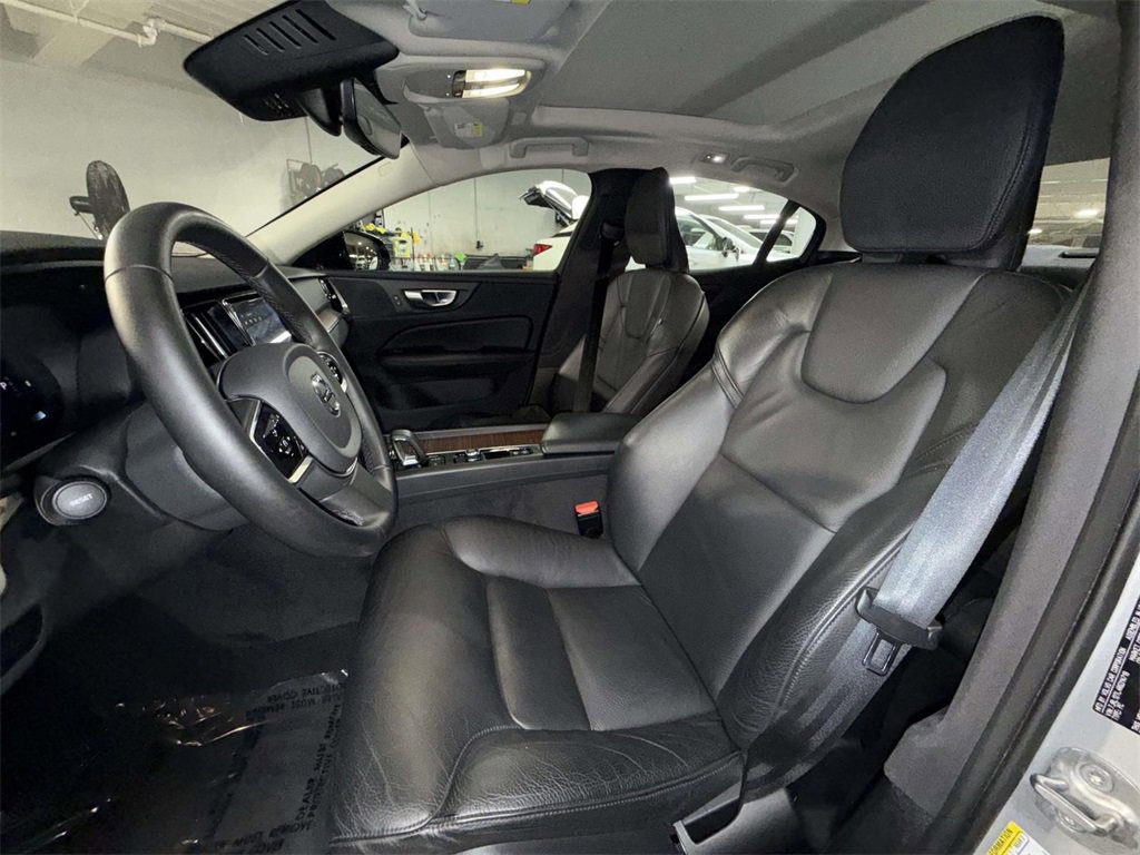 Used 2024 Volvo S60 B5 Plus image 2