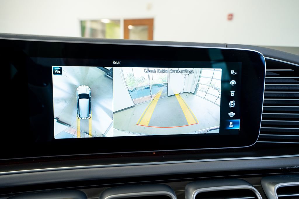 Used 2023 Mercedes-Benz Maybach GLS 600 4MATIC image 46