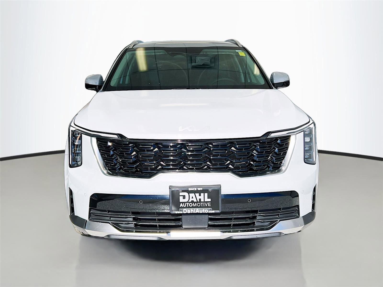 Used 2025 Kia Sorento S image 2