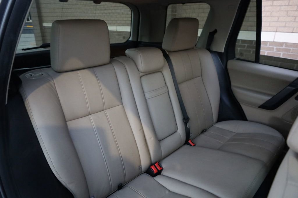 Used 2012 Land Rover LR2 HSE image 24