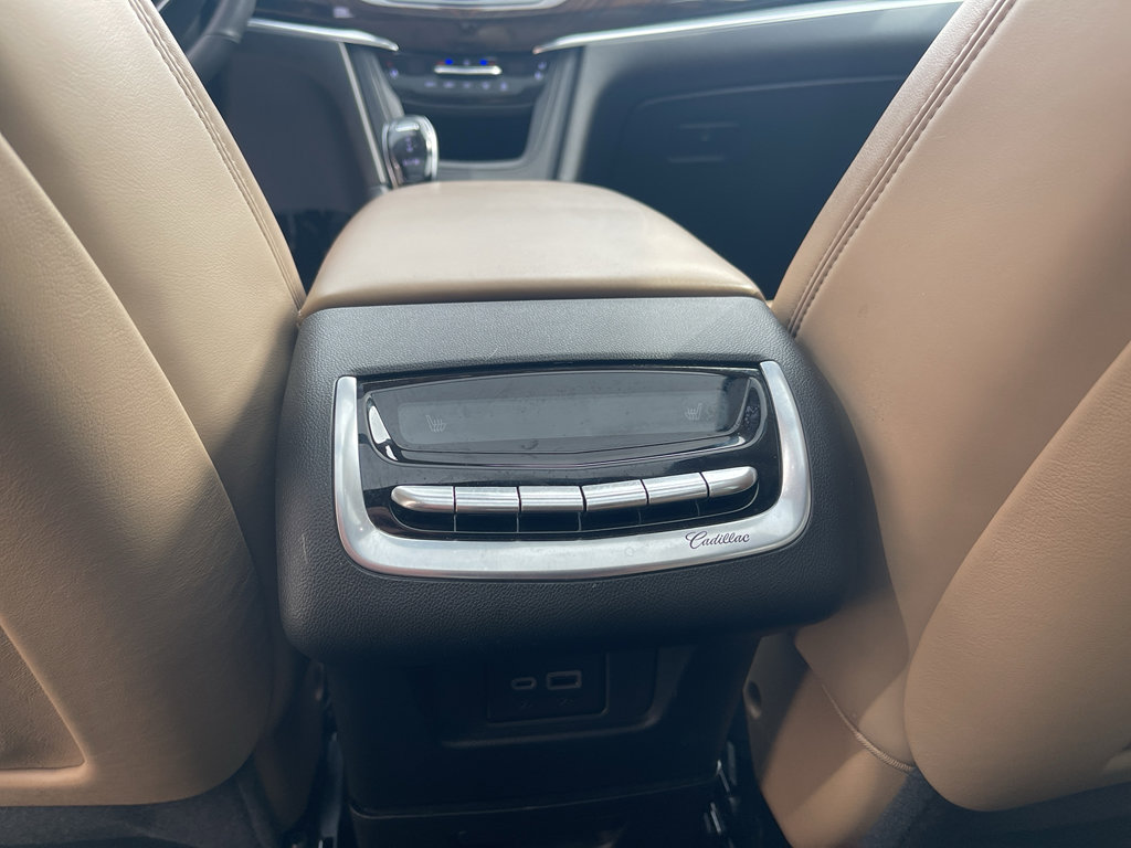 Used 2024 Cadillac XT6 Premium Luxury w/ Platinum Package AWD/4WD image 35
