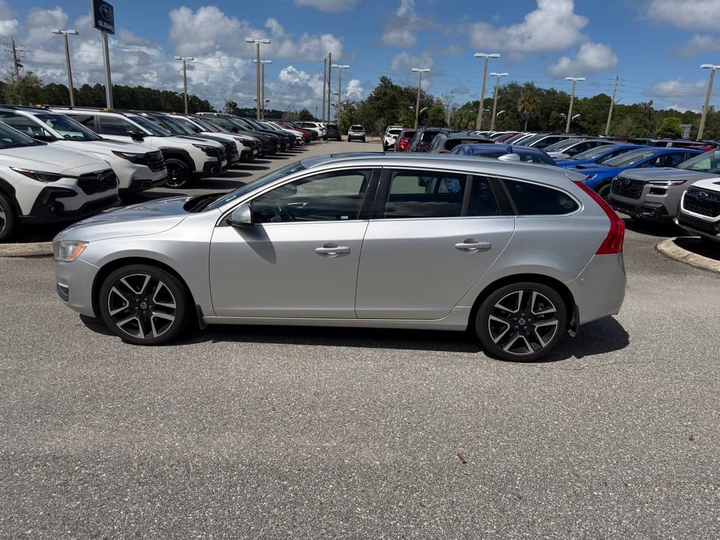 Used 2017 Volvo V60 T5 Premier w/ Convenience Package FWD image 10