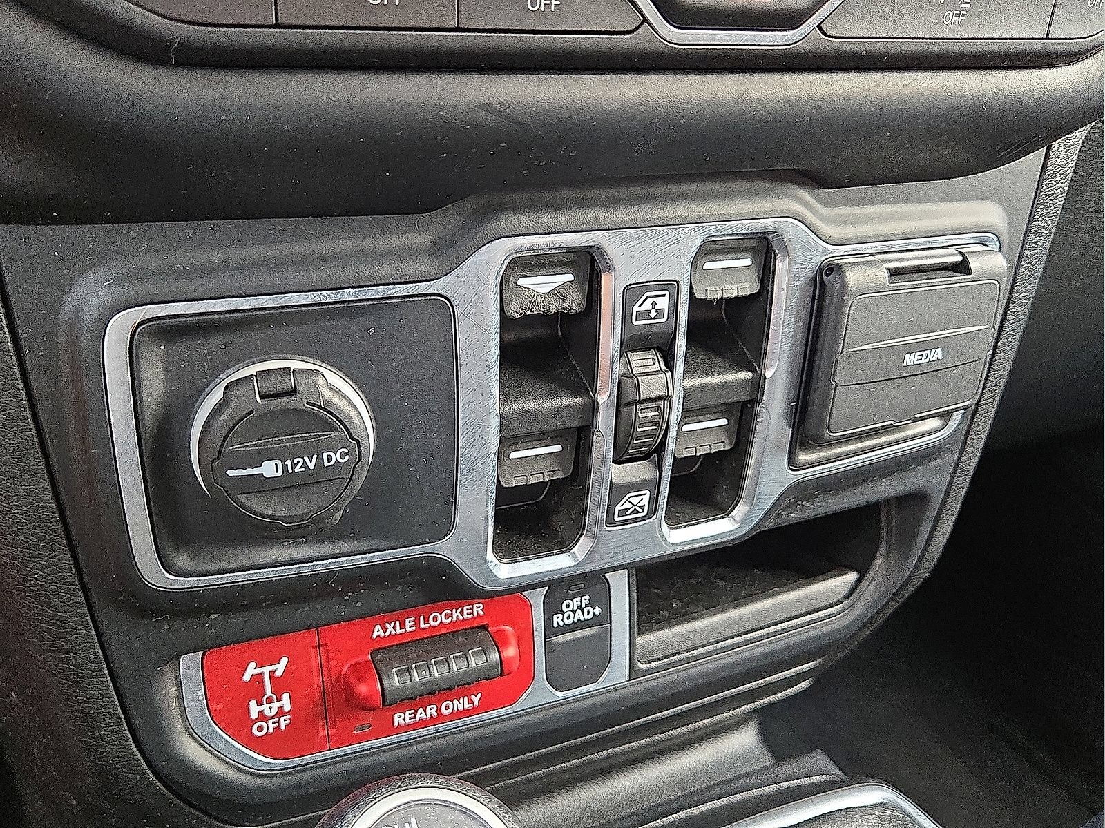 Used 2021 Jeep Gladiator Mojave w/ Safety Group AWD/4WD image 28