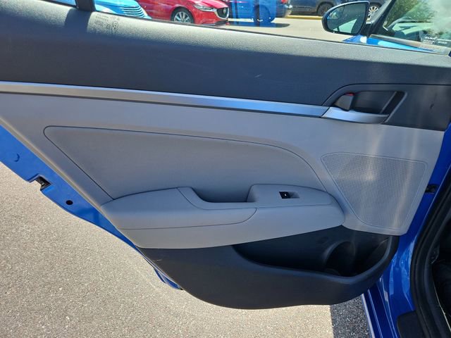 Used 2017 Hyundai Elantra SE image 13