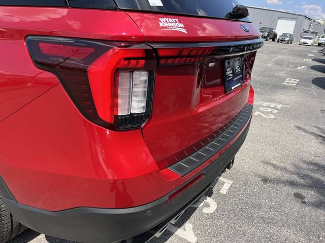 Used 2025 Ford Explorer ST w/ Sun And Sound Package AWD/4WD image 12