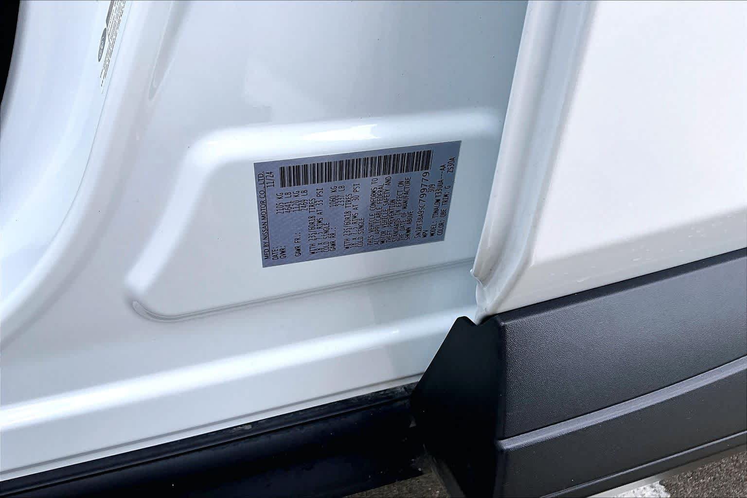 Certified 2025 Nissan Rogue SV FWD image 35