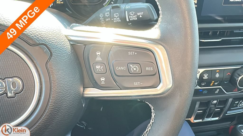 Used 2025 Jeep Wrangler Unlimited Sahara AWD/4WD image 19