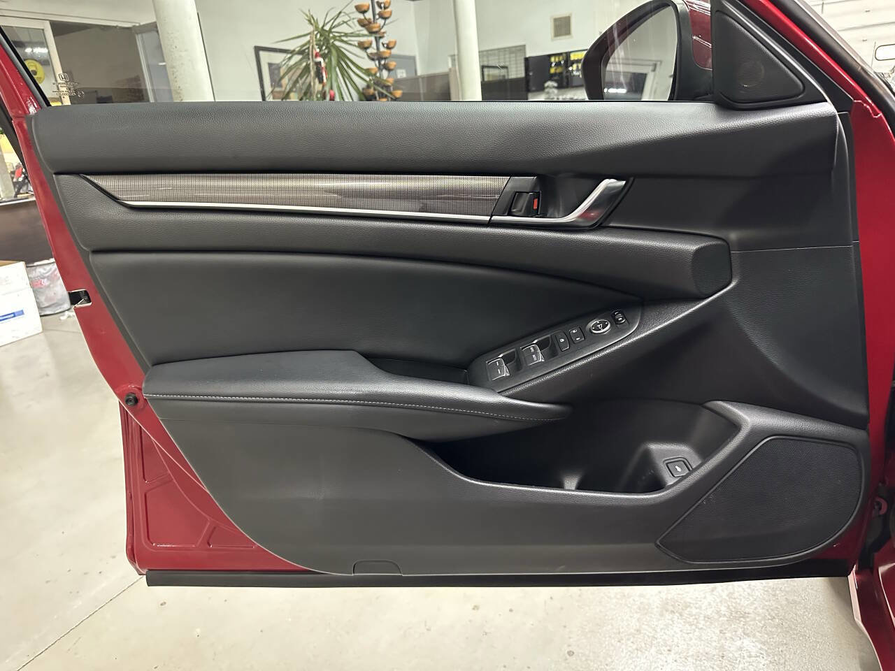 Used 2018 Honda Accord Sport image 10