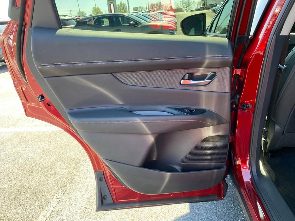 New 2025 Nissan Murano SL image 16