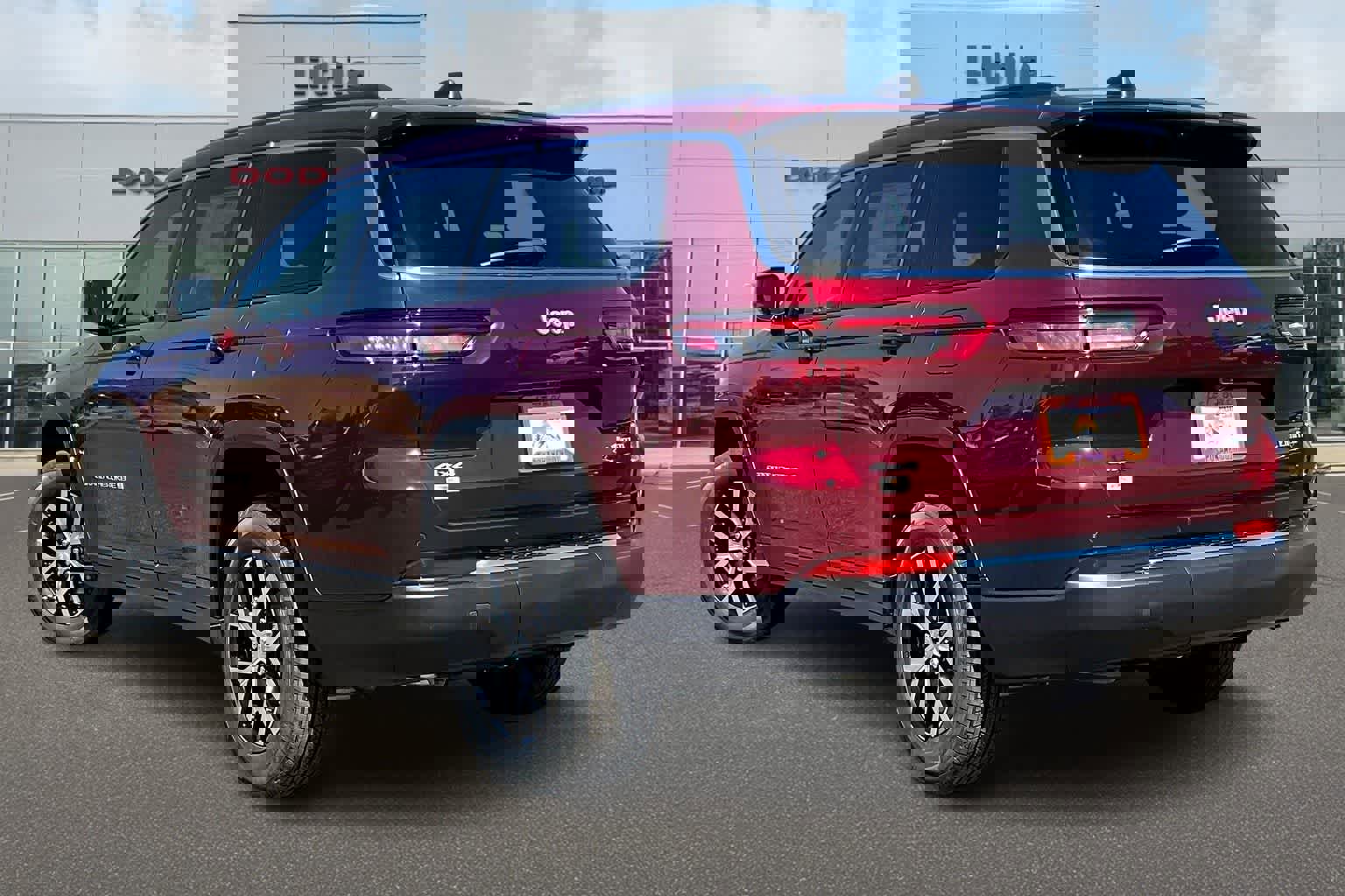 New 2025 Jeep Grand Cherokee L Limited w/ Luxury Tech Group II image 4