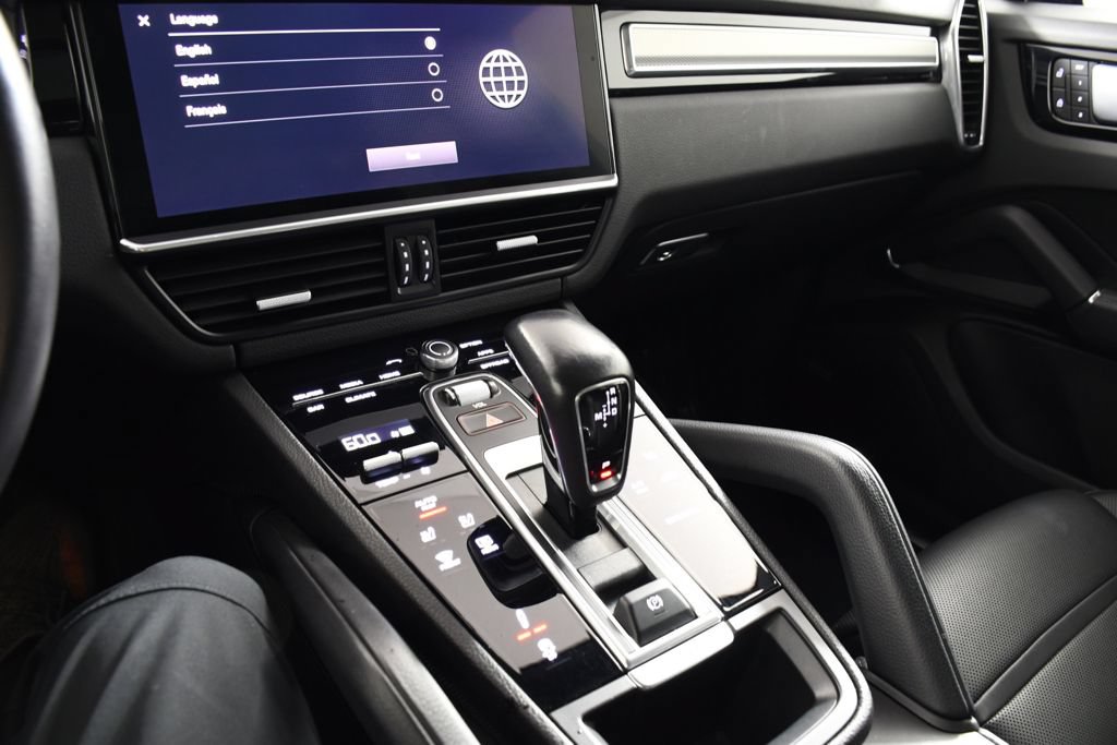 Used 2022 Porsche Cayenne Platinum Edition AWD/4WD image 32
