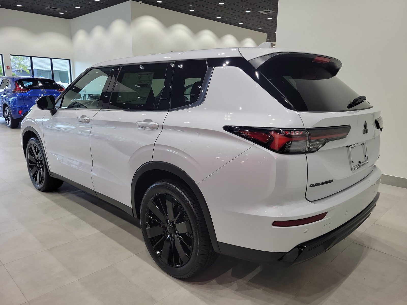 New 2026 Mitsubishi Outlander LE FWD image 6