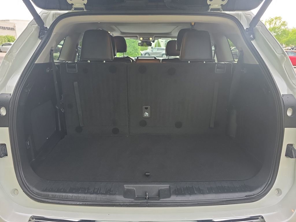 Used 2025 Toyota Highlander Platinum AWD/4WD image 38