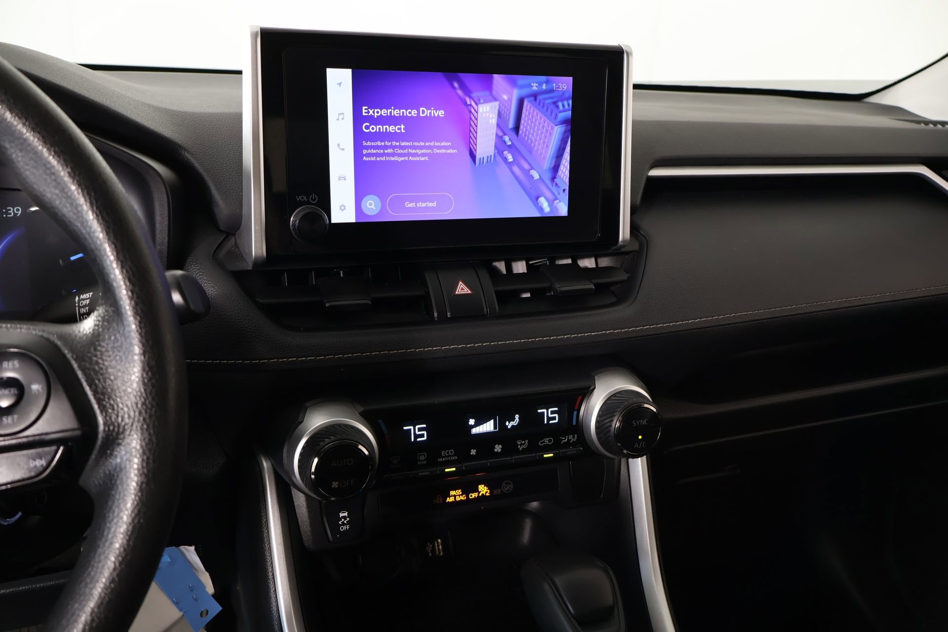 Used 2024 Toyota RAV4 LE AWD/4WD image 5