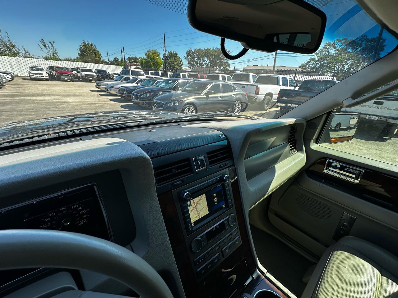 Used 2012 Lincoln Navigator 2WD image 52