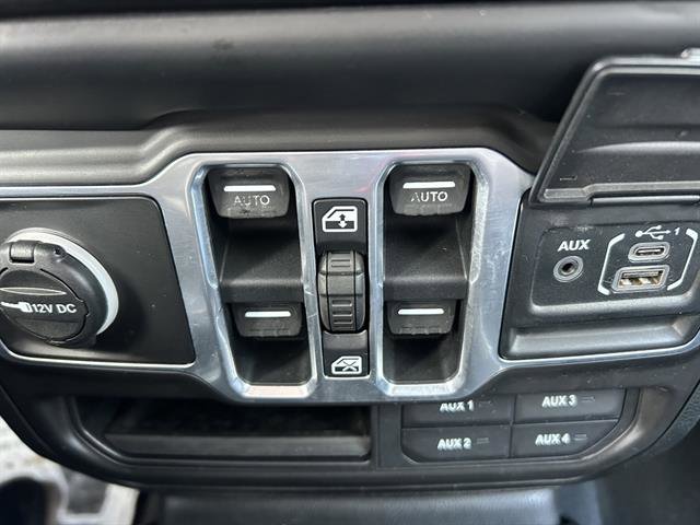 Used 2018 Jeep Wrangler Unlimited Sahara w/ LED Lighting Group image 23