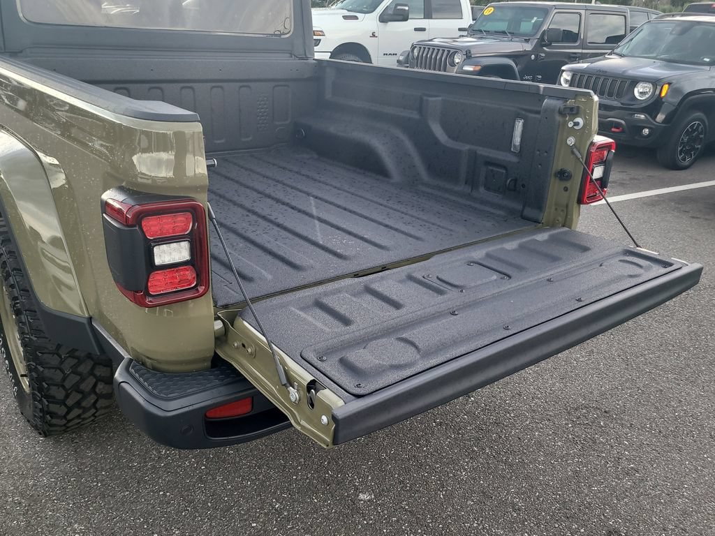 New 2026 Jeep Gladiator Willys AWD/4WD image 9