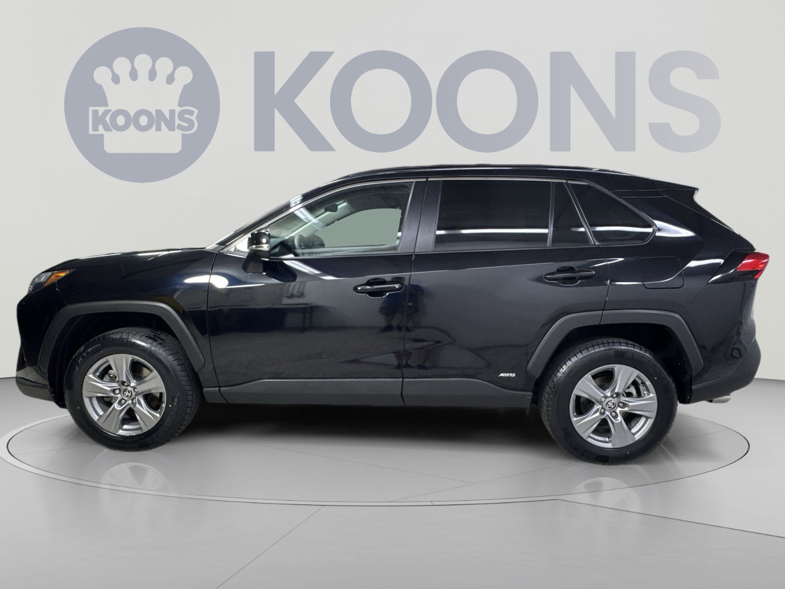 Used 2022 Toyota RAV4 XLE w/ Convenience Package AWD/4WD image 17